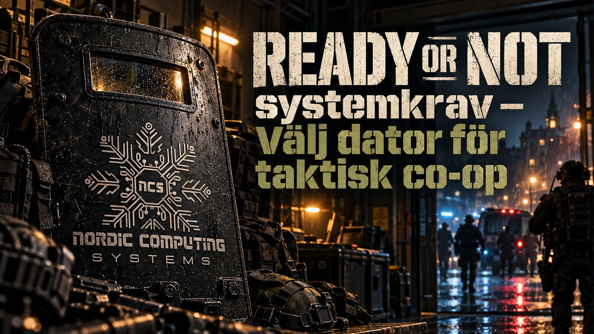 Ready or Not systemkrav – välj dator för taktisk co-op. Olivgrön stencilstil och NCS-loggan präglad i en mörk taktisk sköld vid en regnig stadsmiljö.