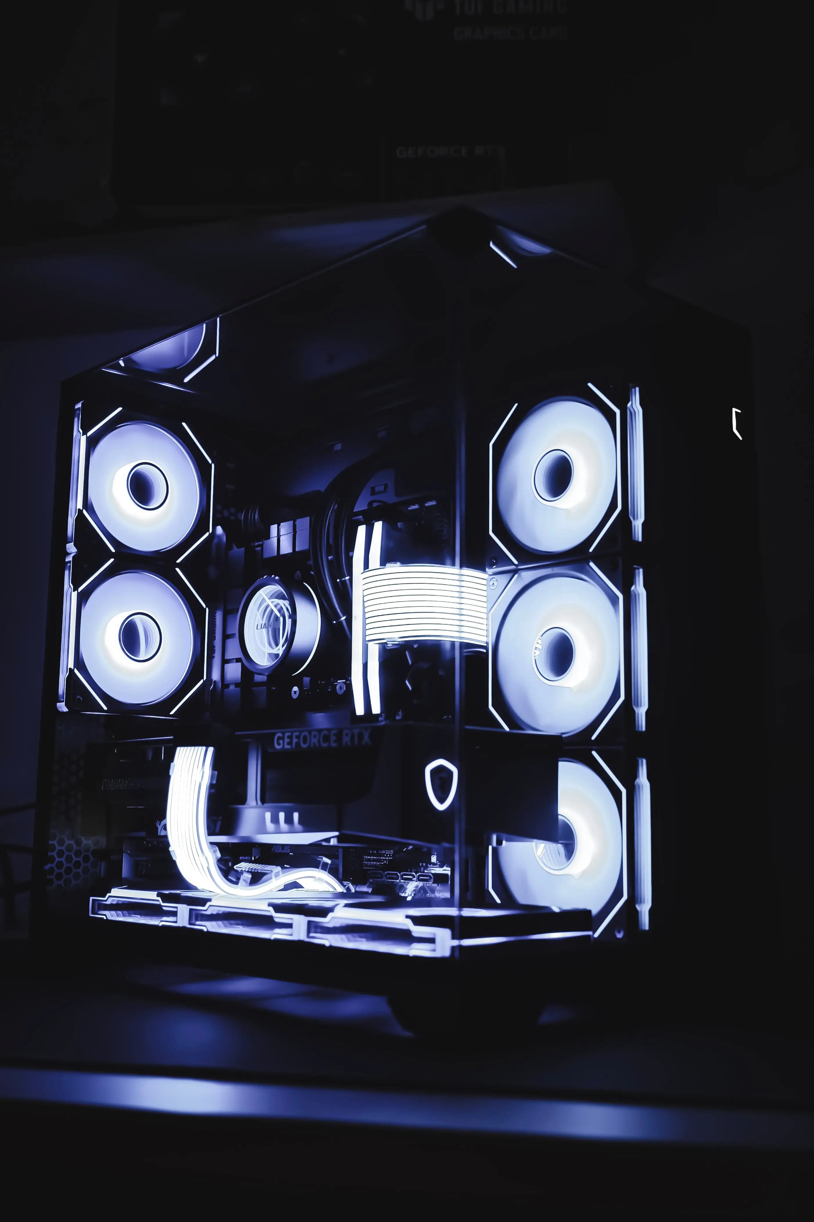 Ragnarök 2.0 Lian Li Edition - RTX 5090 / Ryzen 7 9800X3D - Nordic Computing Systems