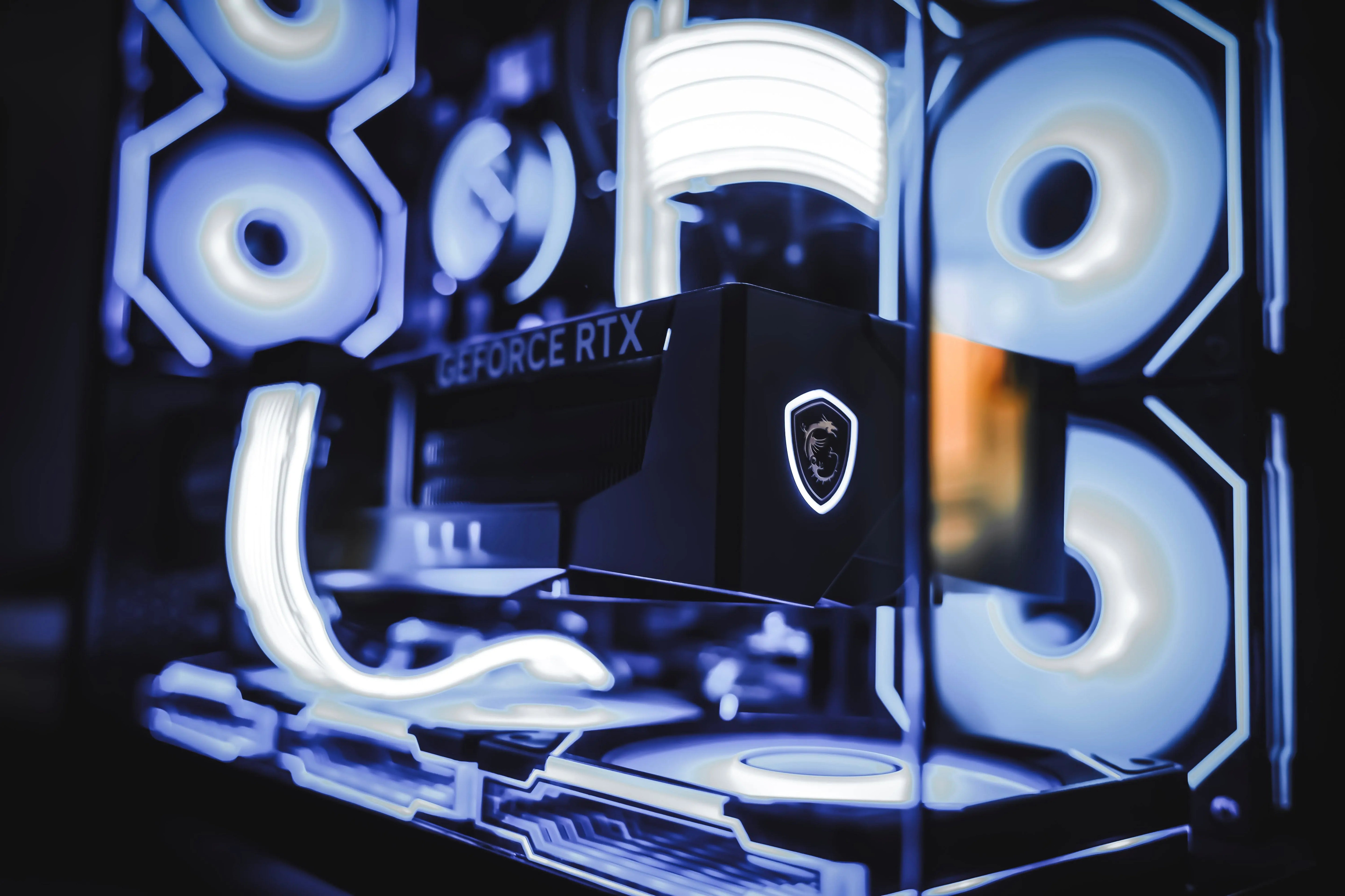 Ragnarök 2.0 Lian Li Edition - RTX 5090 / Ryzen 7 9800X3D - Nordic Computing Systems