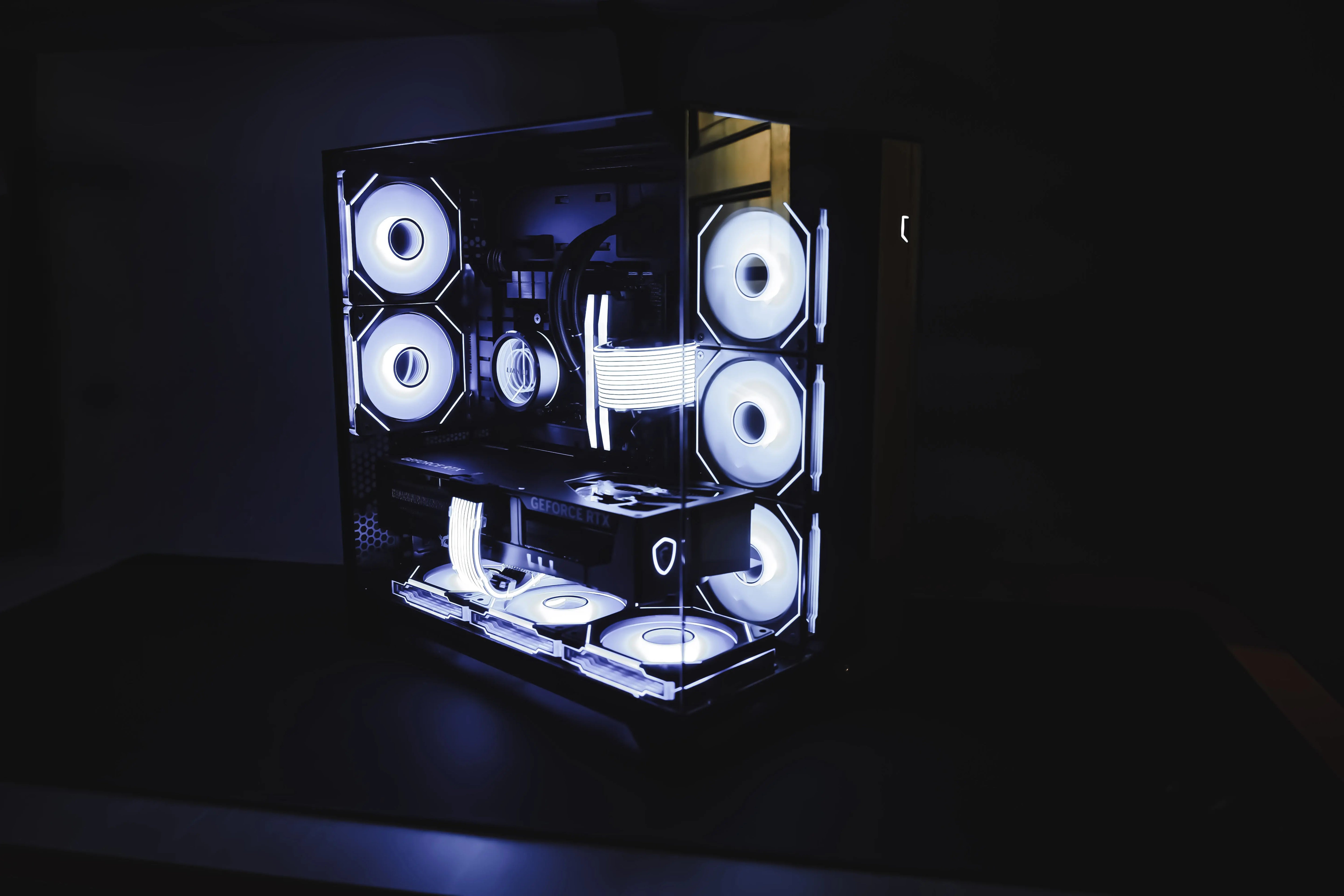 Ragnarök 2.0 Lian Li Edition - RTX 5090 / Ryzen 7 9800X3D - Nordic Computing Systems