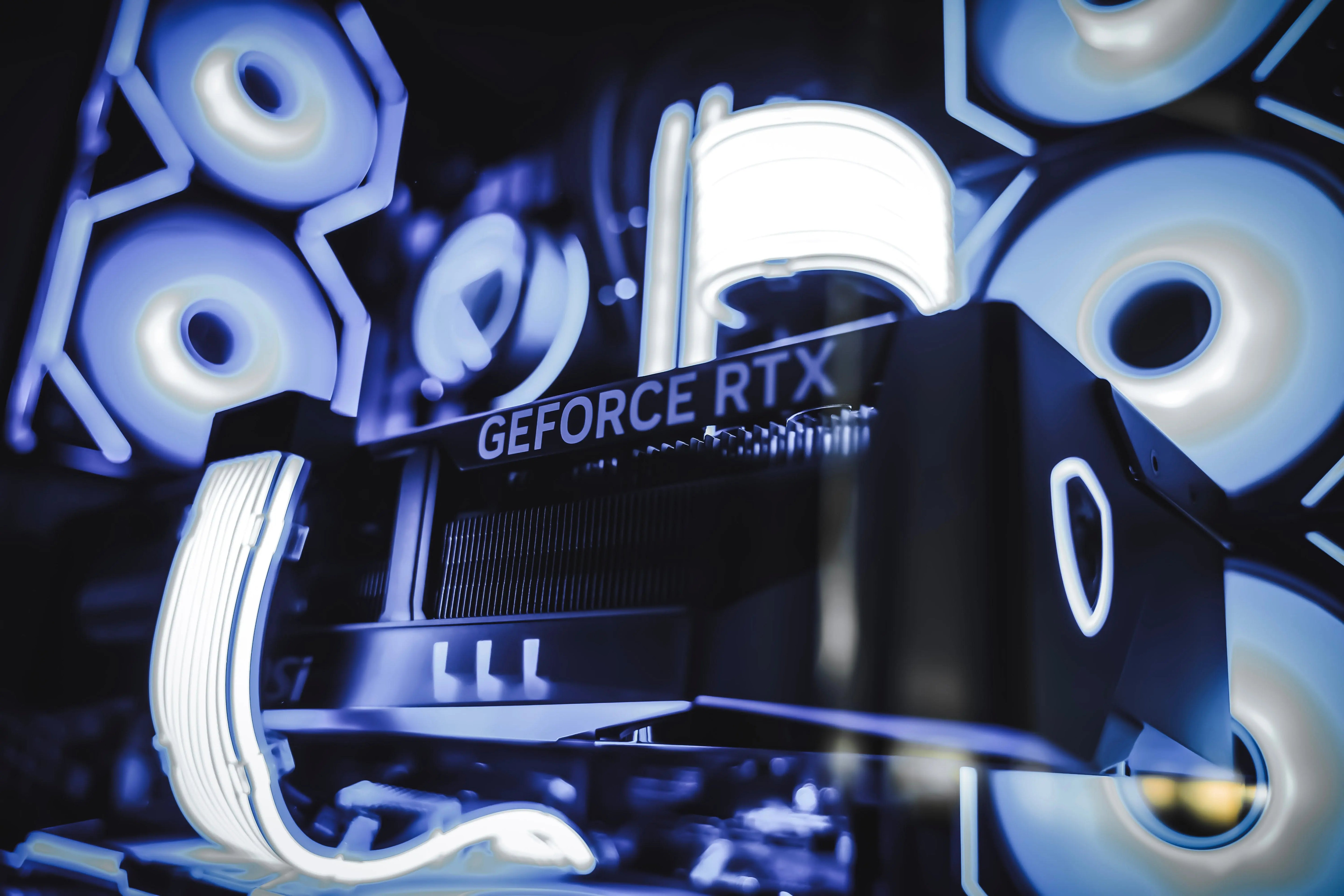 Ragnarök 2.0 Lian Li Edition - RTX 5090 / Ryzen 7 9800X3D - Nordic Computing Systems
